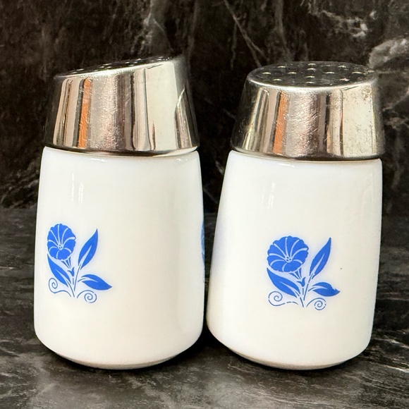 DISPENSERS INC. Salt & Pepper Shakers - Picture 5 of 12